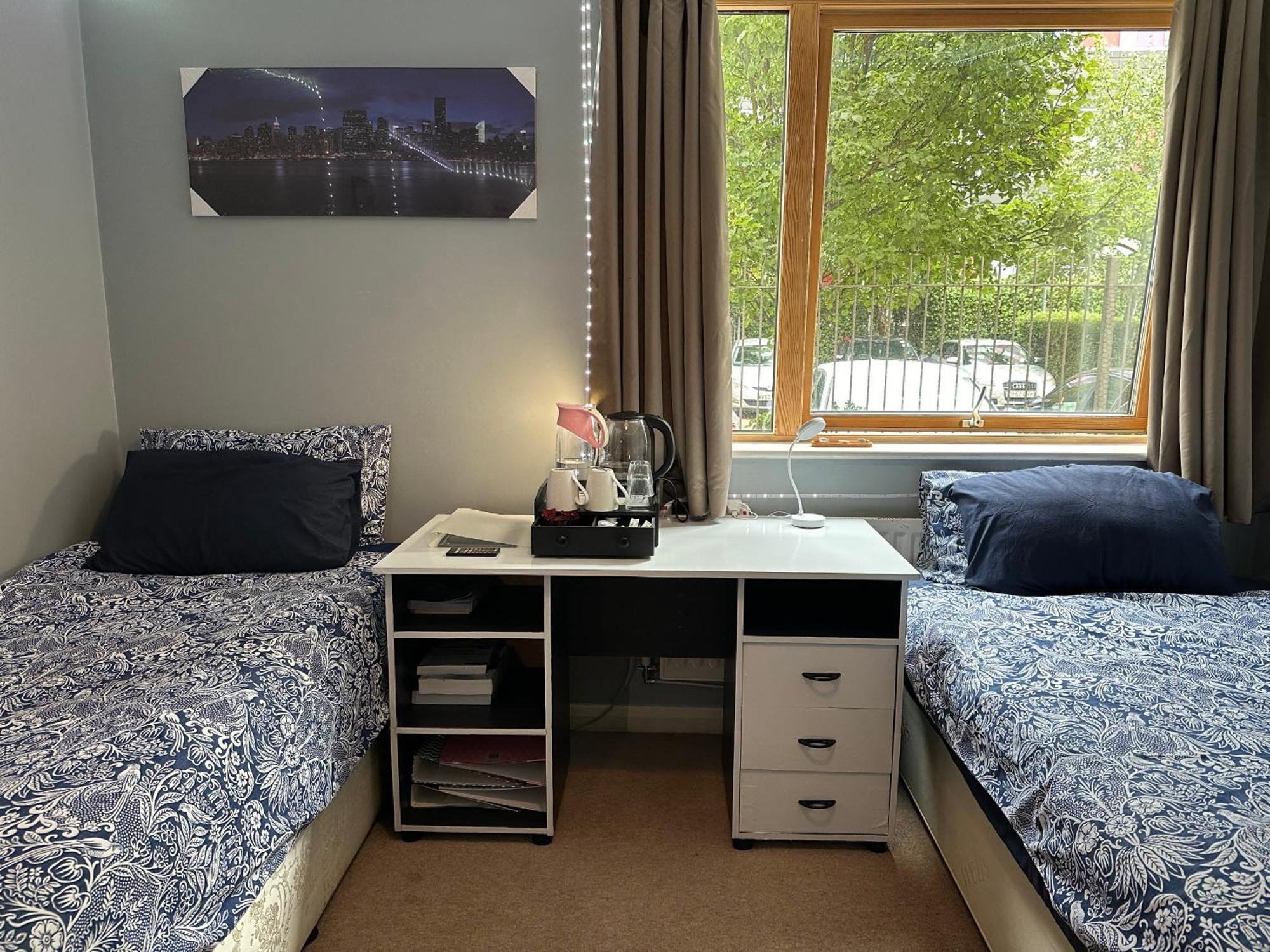 London Gateway Get-Away Daire Hounslow Oda fotoğraf
